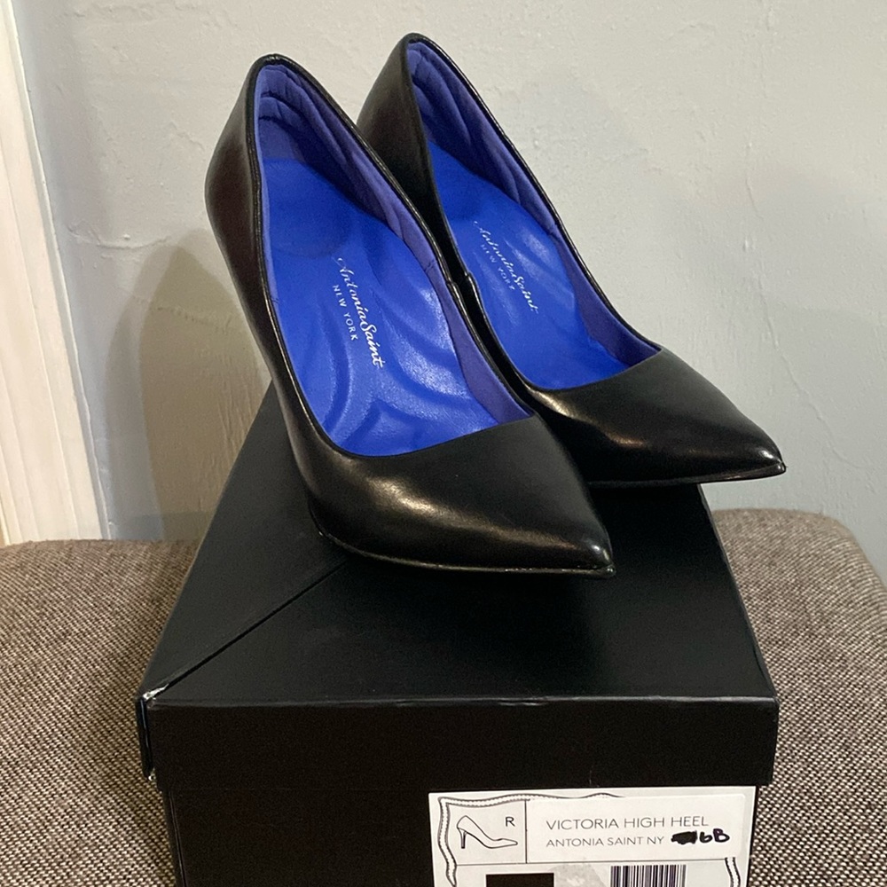 Antonia Saint Classic Black Leather High Heels, size 6B, NWT